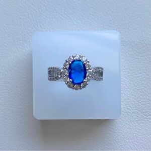 Elegant Blue and Silver Women's Ring